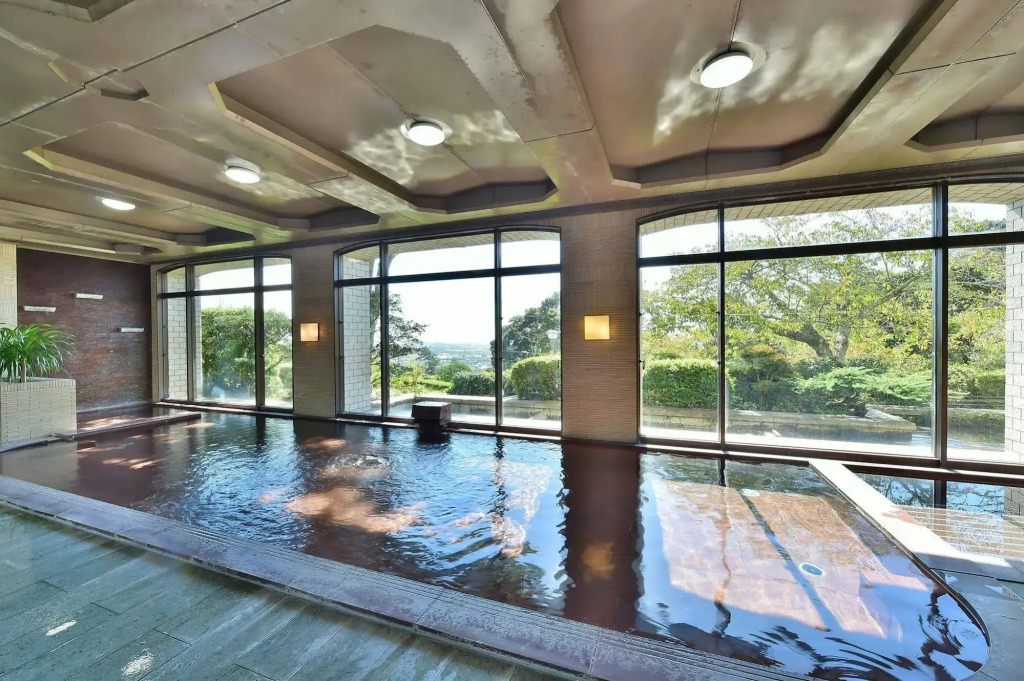 Shizuoka Country Hamaoka Course & Hotel