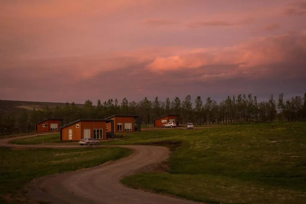 Einishus Cottages