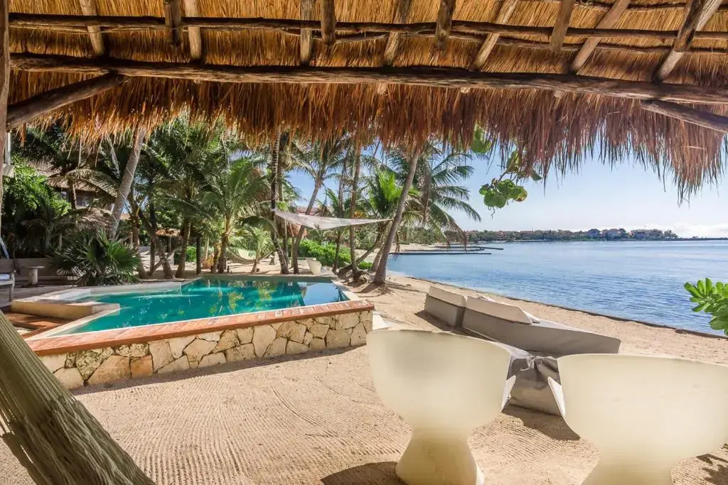 Puerto Aventuras Villa Sleeps 10 with Pool
