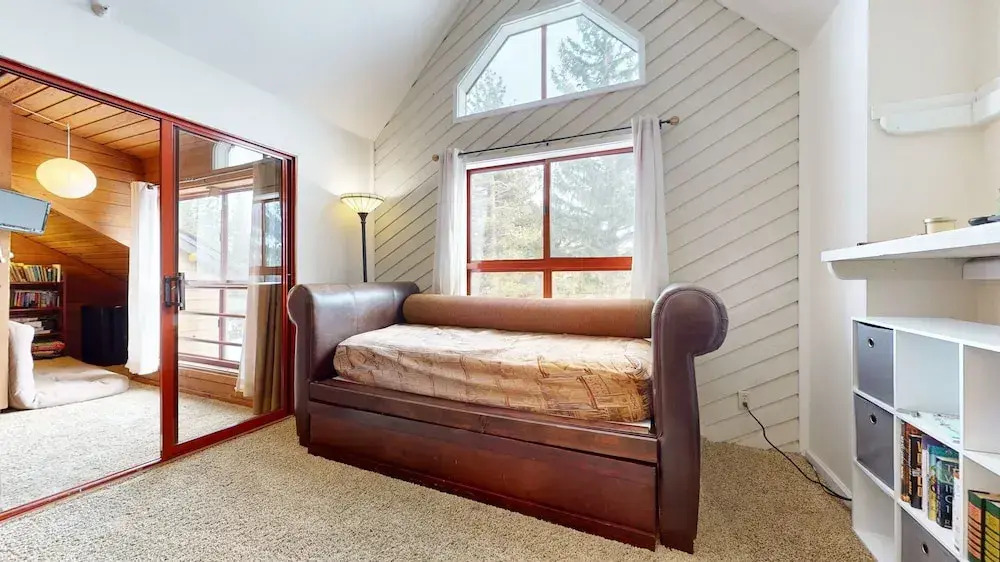 Aspen Creek 311 Walk to Eagle Lodge, Log Burning Fireplace, Great Complex Amenities by RedAwning