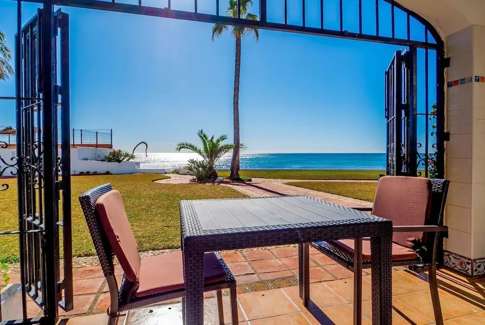 Dona Lola Macarena - Fantastic beach front townhouse withing only a few meters to the beach of calahonda - CS183