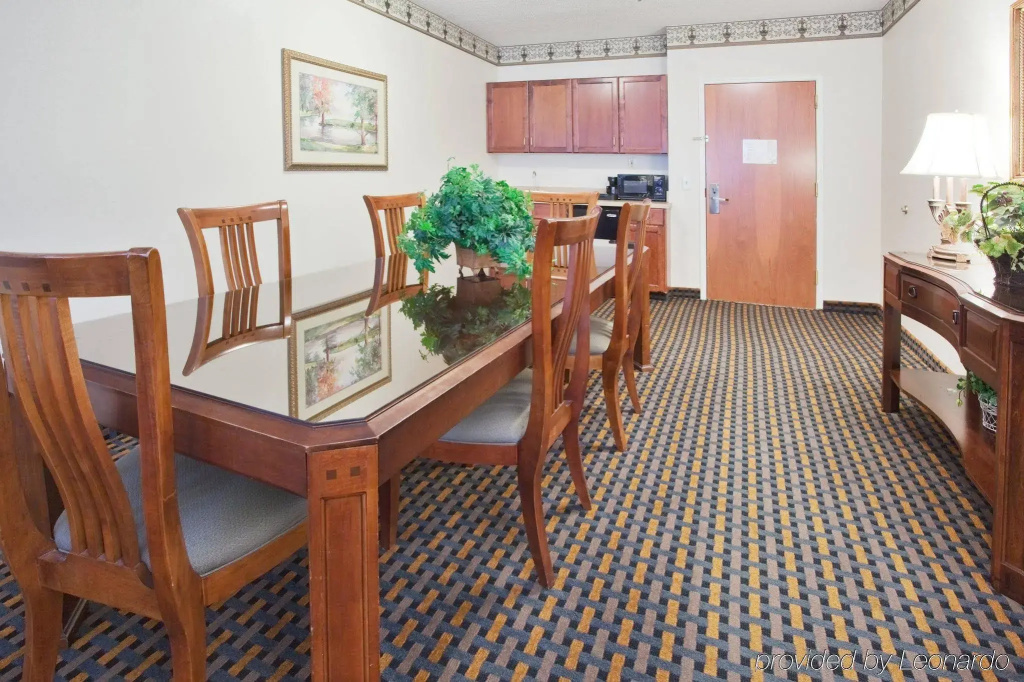 Holiday Inn Express Hotel & Suites Laurinburg by IHG