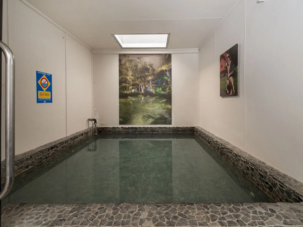 Red Rock Thermal Motel - Mineral Pool