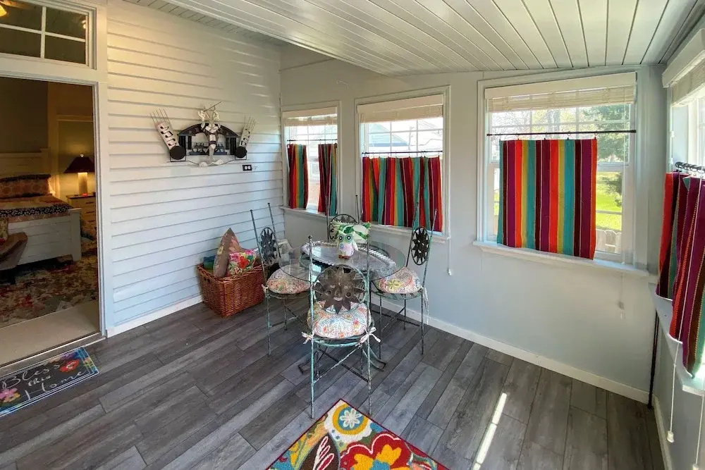 Renovated 'carnegie Cottage' - Walk to Dtwn!