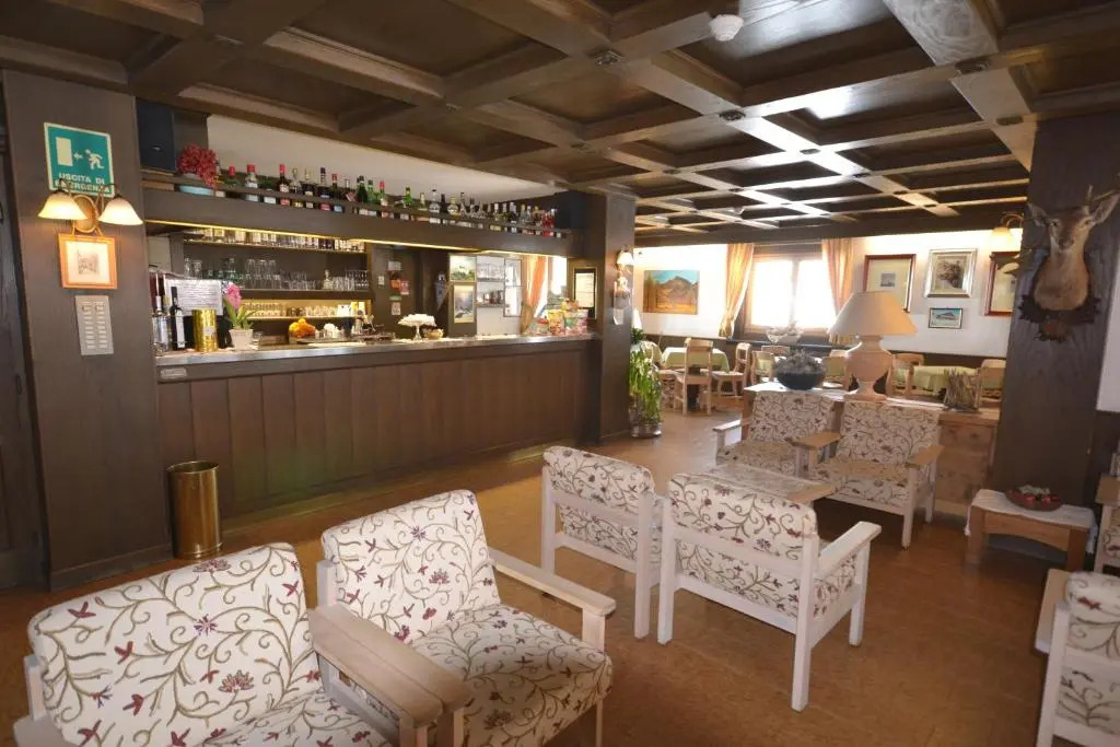 Paradise Lodge