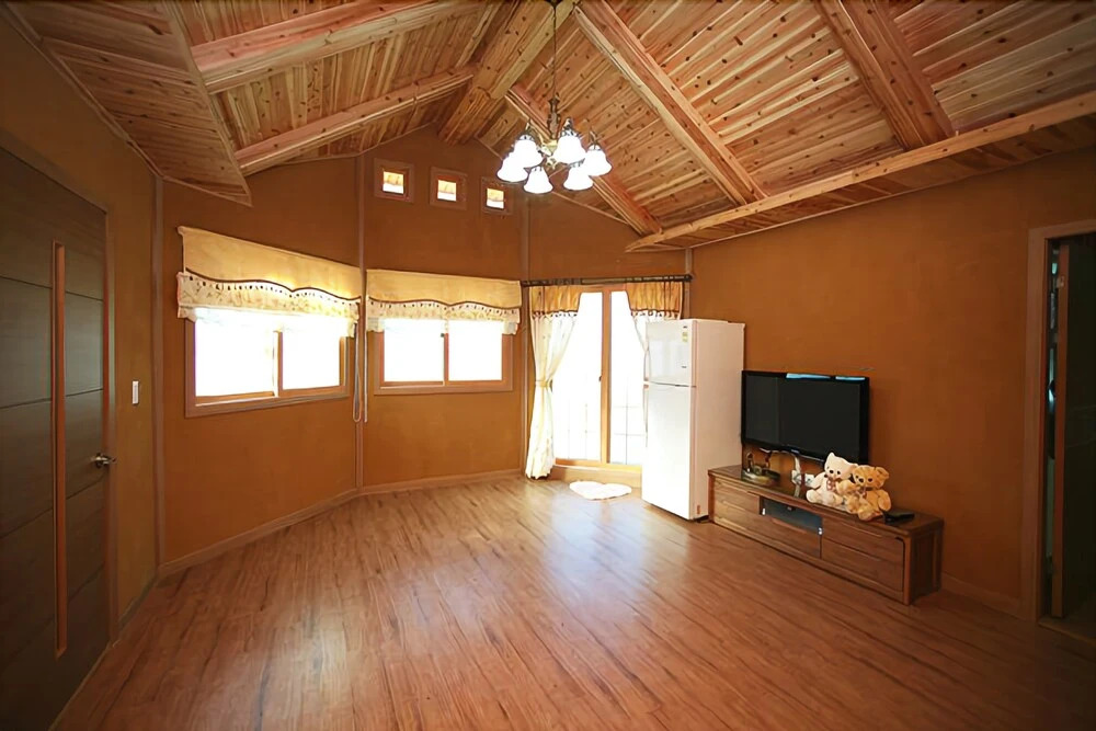 Yeongwol Hanbando River Pension
