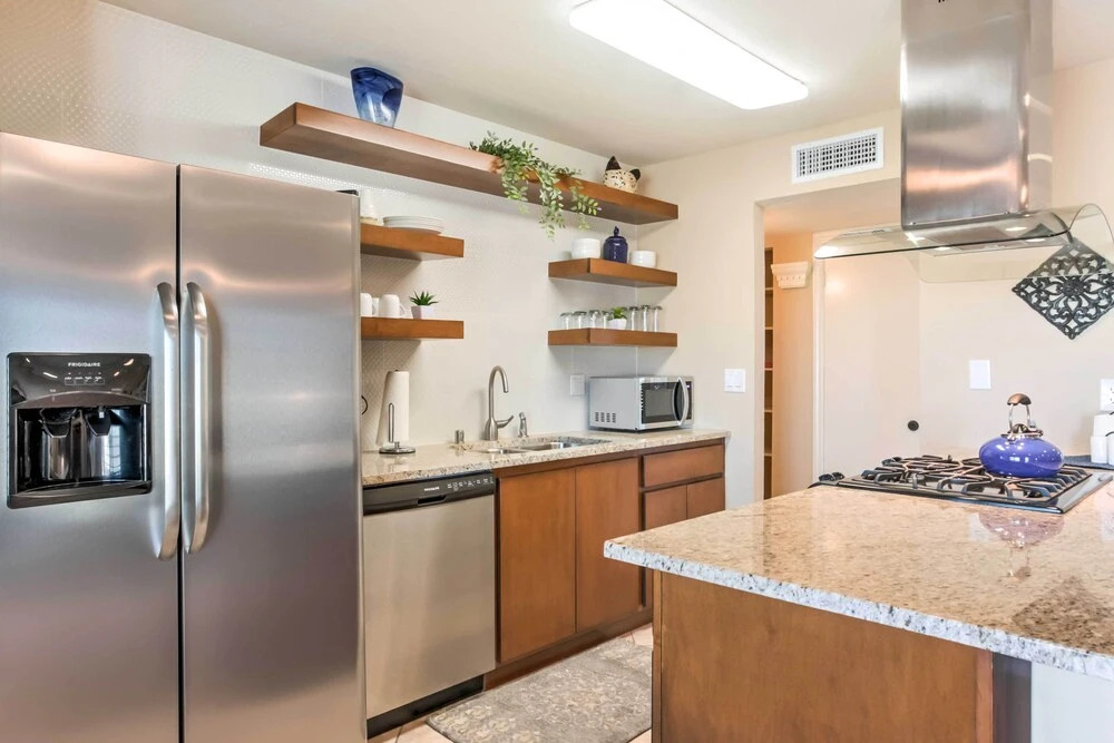El Paso Smart House: Backyard - 12 Mi to Downtown