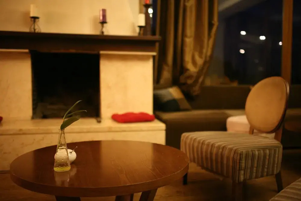 Veltsi Hotel