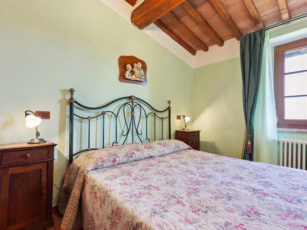 Secluded Holiday Home in Bibbiano With Courtyard