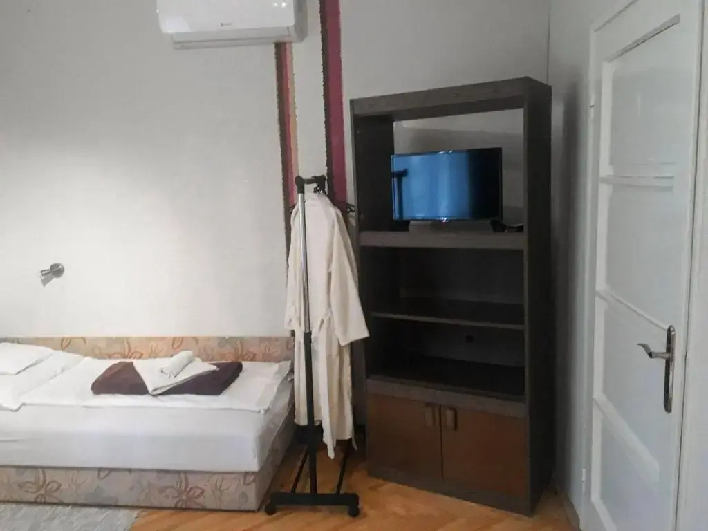 Tompos Vendégház és pince