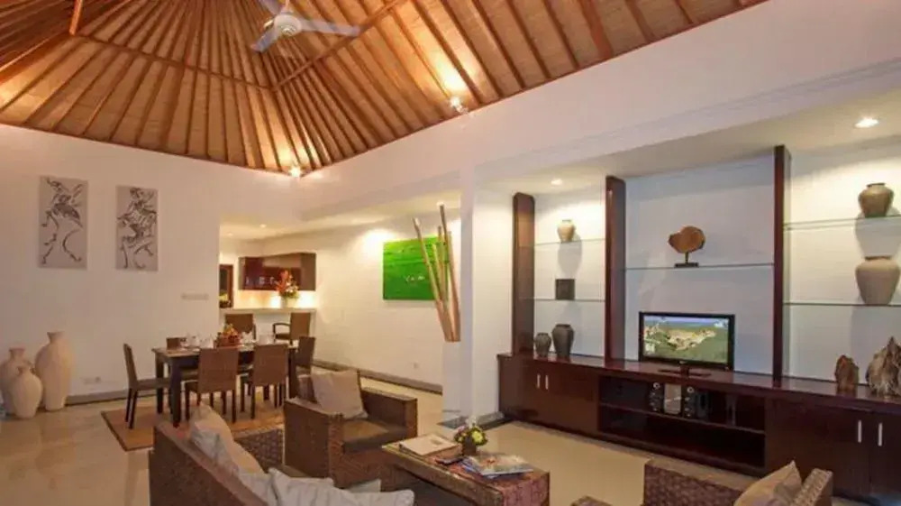 Villa Biru - 500m Batubelig beach