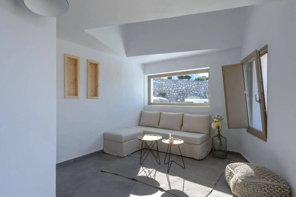 Earino Suites and Villa