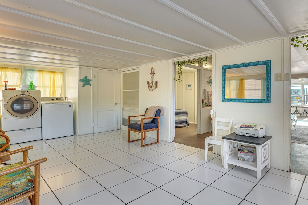 Sun & Sand in St Pete! Family Home w/ Tiki Bar