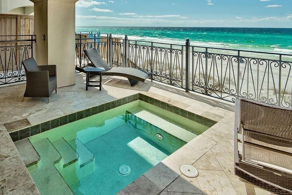Bella Vizio 5 Bedroom Holiday Home by Five Star Properties