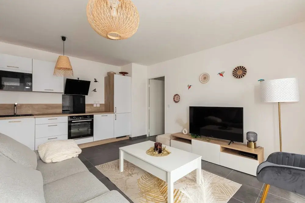 Charming Apartment 2br/4p - Near to Lyon