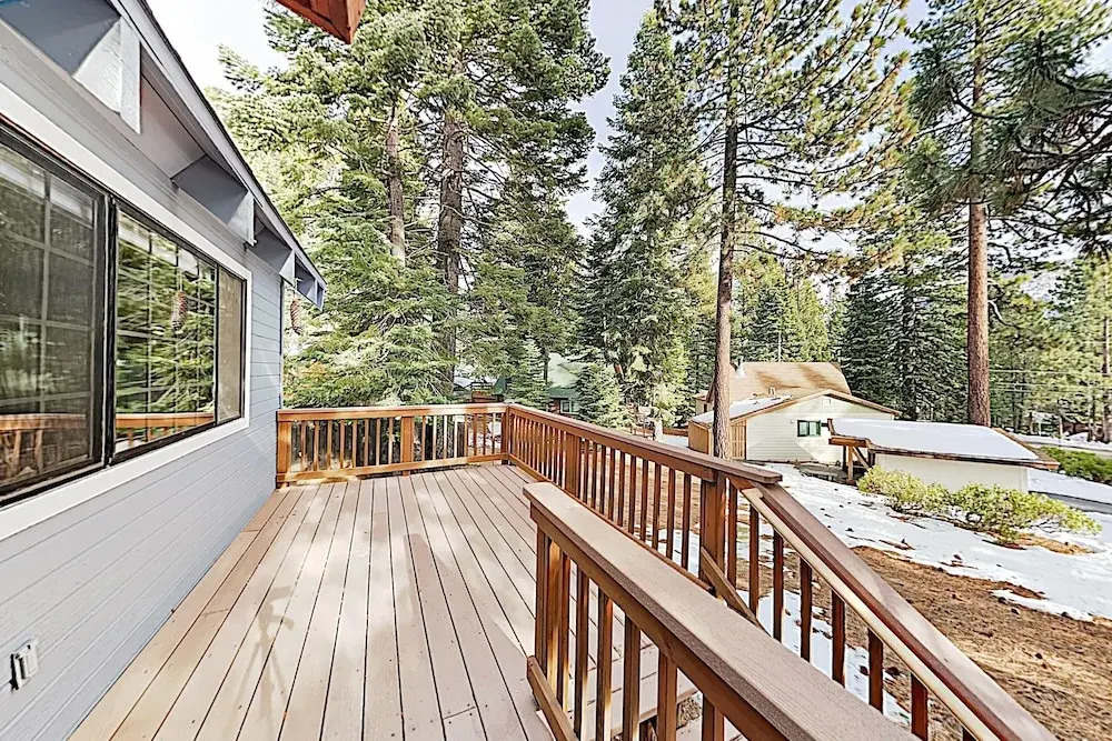 Sparkling Mountain-View Cabin on Corner Lot cabin