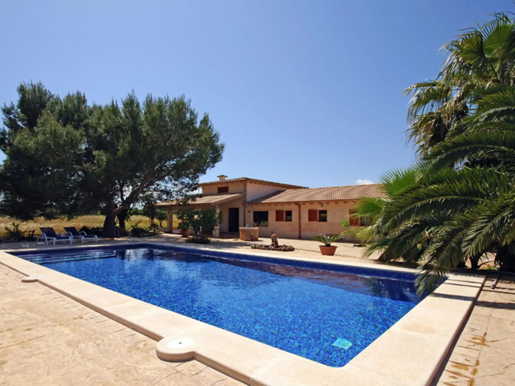 Modern country house with pool and mountain views 2 km from the sea