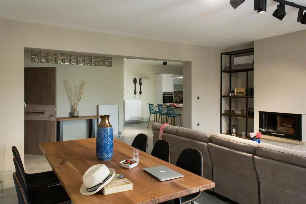 Evangelie Residence a brand new design apartment 5 minutes from the sea with a large garden