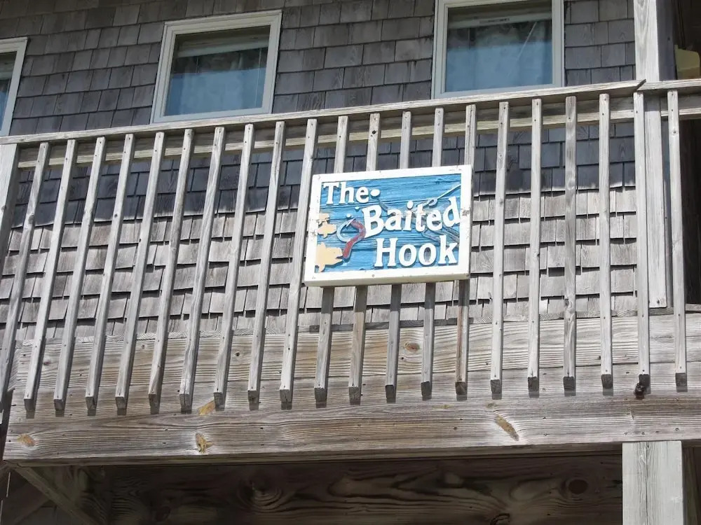 The Baited Hook 4 Bedroom Cottage by RedAwning