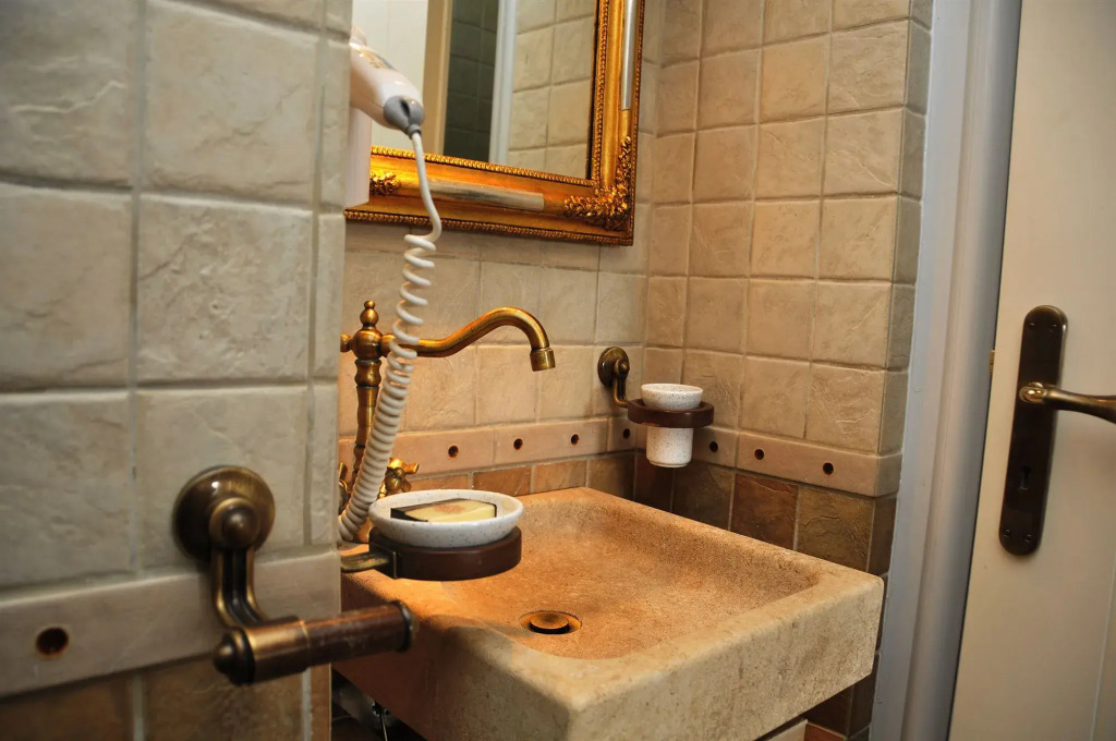 Lithos Stone Suites