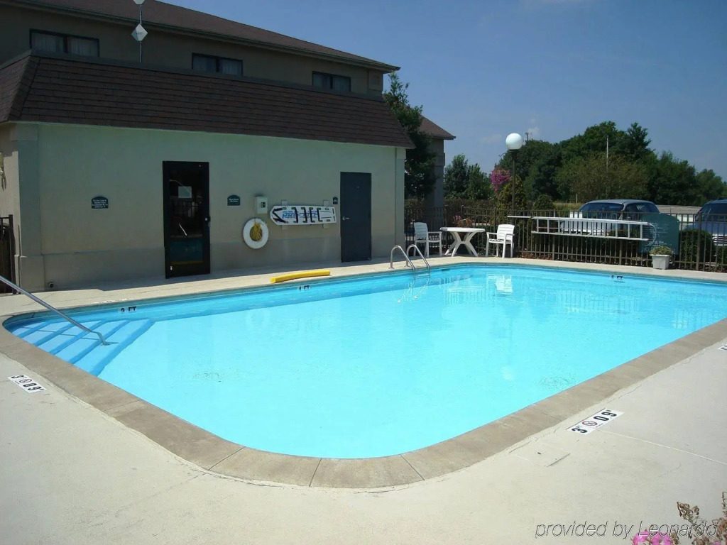 Greenfield Inn & Suites Owensboro, KY Airport