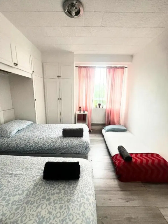 Central London Modern Apartment With 3 Bedrooms