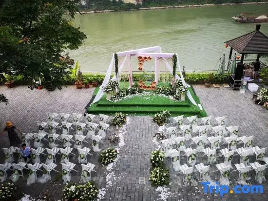 Yuejiang Cliff Hotel
