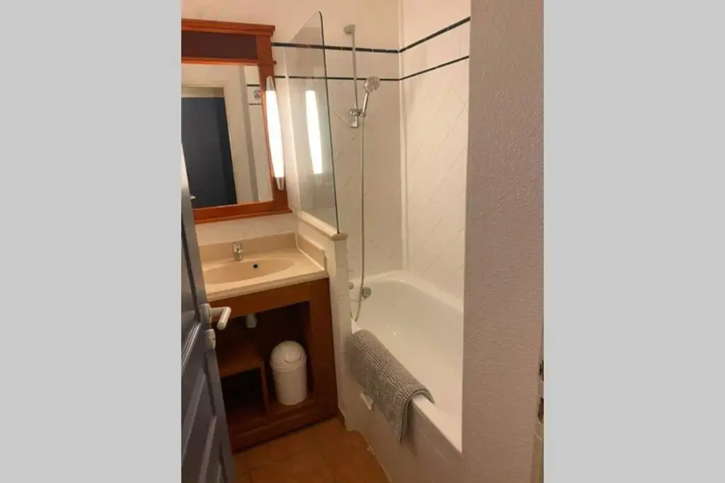 Appartement T2 1Chambre 4-5 personnes - Lacanau - piscine - Vue sur le golf