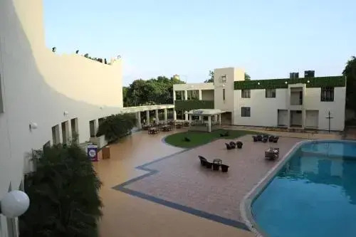 Neel's City Resort