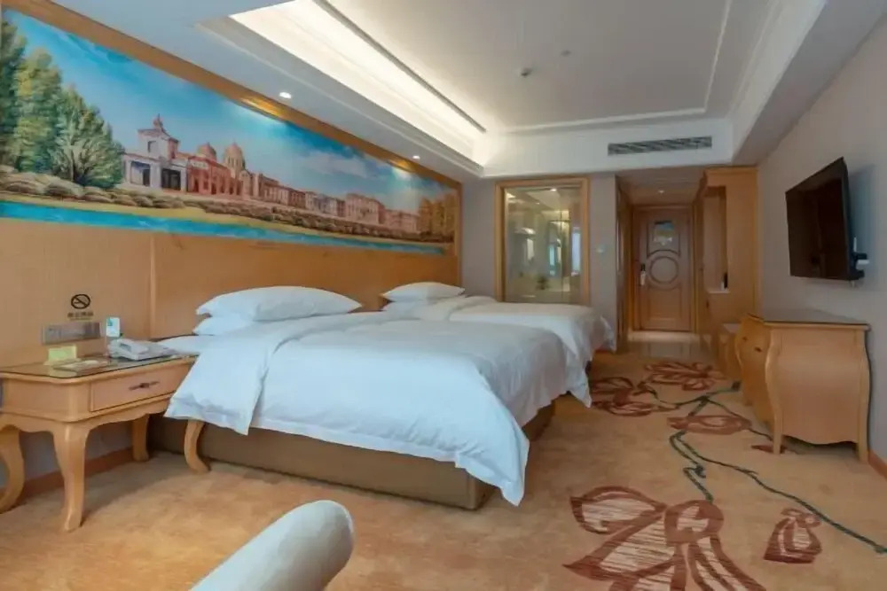 Vienna Hotel (Yizhou Sankeshu)