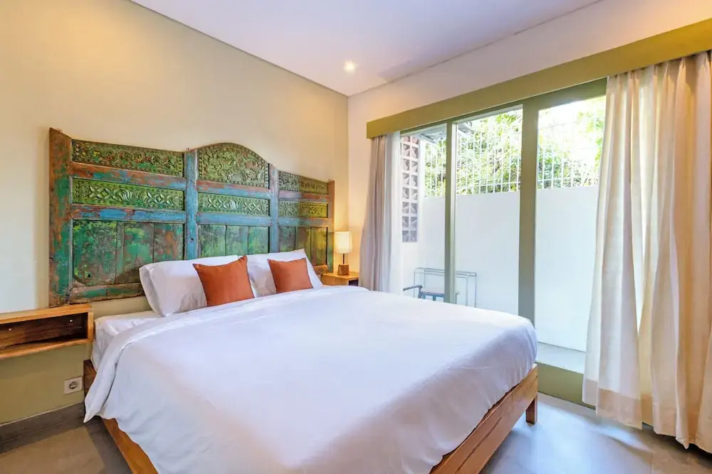 Honu Studio Living