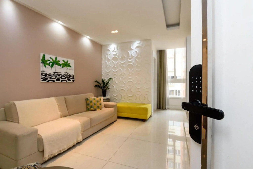 Omar do Rio - Moderno 2Qtos, Internet 120mbps, WorkStation, Smart TV, 300m da Praia de Copacabana - BR 531-902