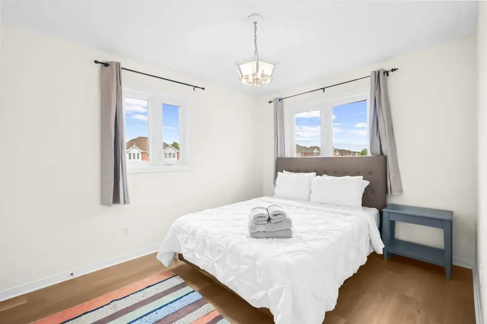 Newly Renovated 3BR in Whitby Family-friendly