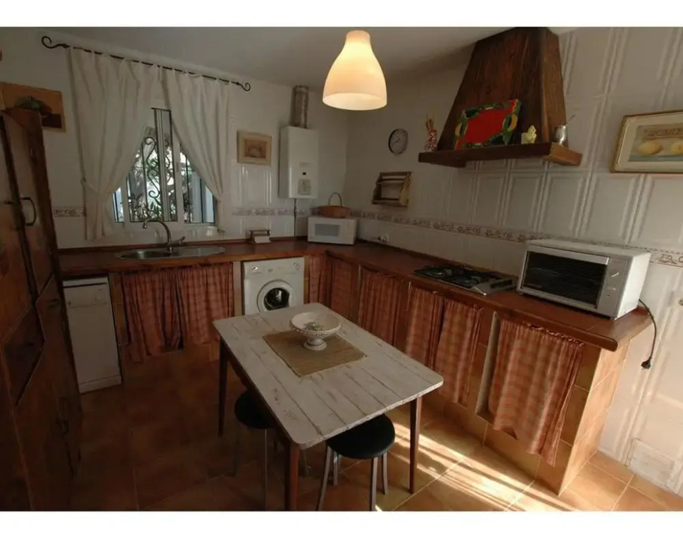 Chalet con piscina privada casa blanca