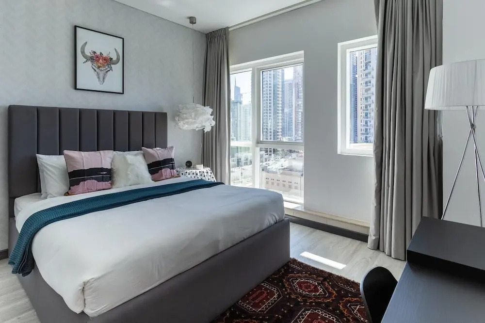 One Perfect Stay Royal Oceanic- One Bedroom Apartment