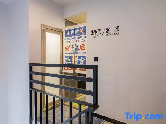 See you Hostel Lama Temple&Tian'anmen& Forbidden City ,One stop on the special line to the airport