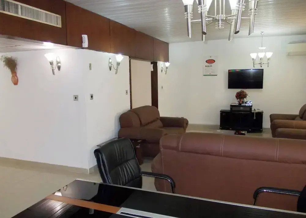 Mg Way Hotel