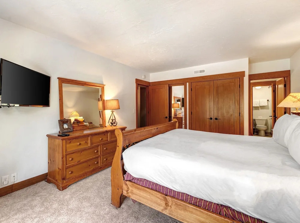 Park Station 134 2 Bedroom Condo by RedAwning