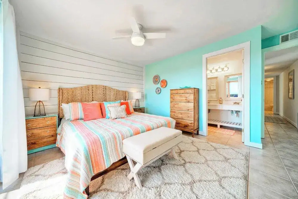 Sleeps 18, 2 Condos Beach Access, Pool, Views, Tennis + Pickleball Courts