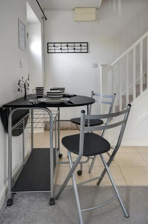 Theoc Cottage in Historic Tewkesbury