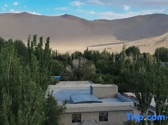 Dunhuang Xingchuige | Stargazing Themed Homestay