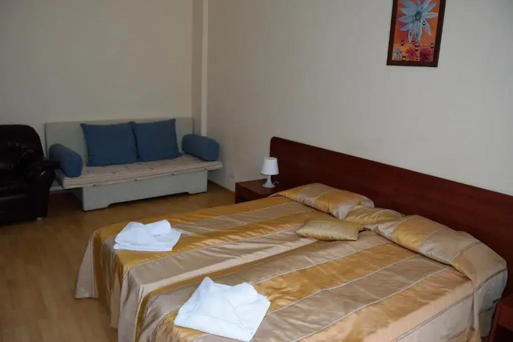 Persey Flora Apartments
