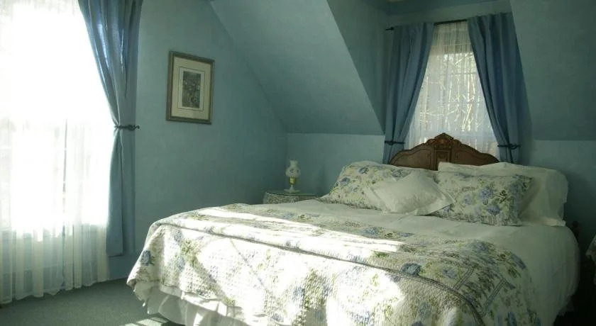 Holmesdale House Bed and Breakfast