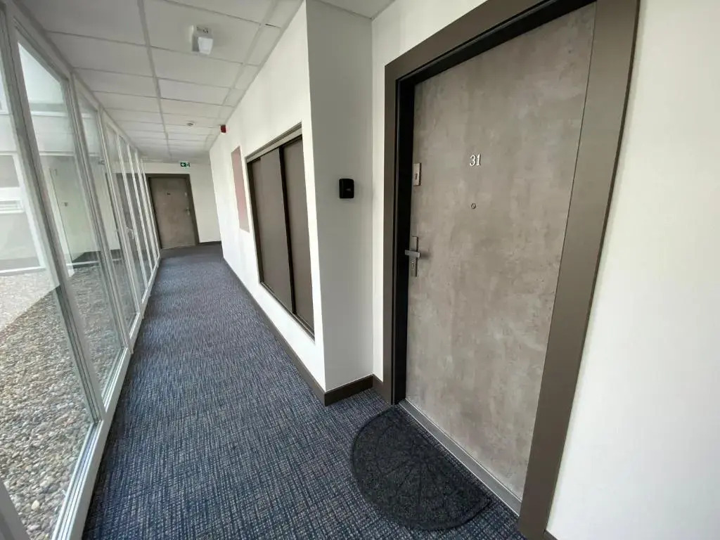 Noir Silvery Apartman
