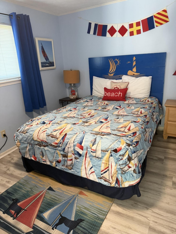 Serene 2-level Home With Wifi & Deck - Walk to Beach, 1 dog Welcome