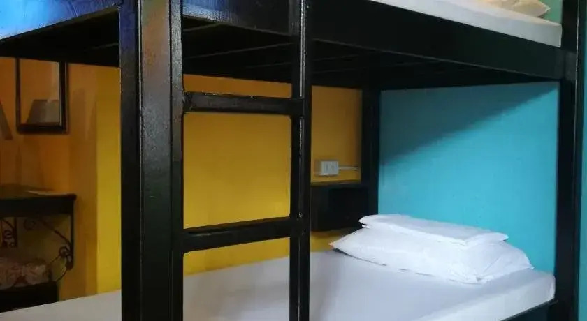 Purple Fountain Inn & Hostel