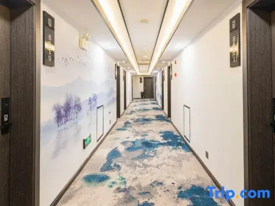 Yunzhishang Hotel (Weishan Ancient City Railway Station Store)