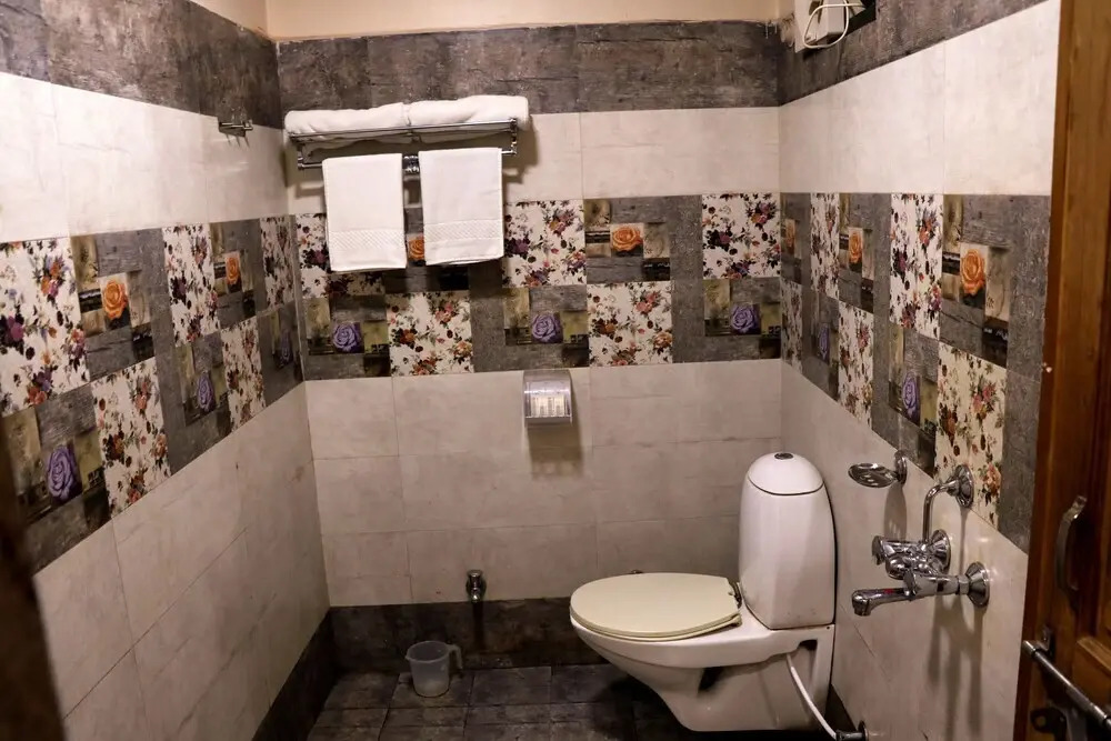 Anroute Stays116- Bade Mahadev Road