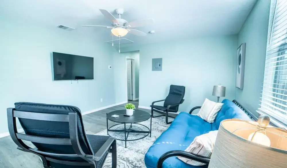 Fascinating 1br/1 BA Near Festive DT and Riverwalk