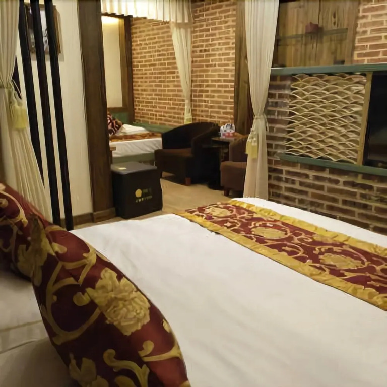 7076 Boutique Inn